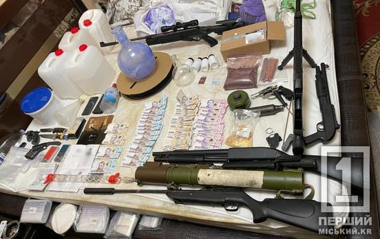 Наркотична «пошта» по всій Україні: чоловік та жінка затримані силовиками через розповсюдження метамфетаміну