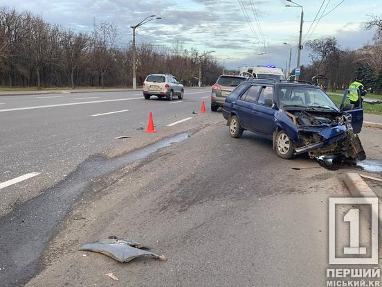 Серйозні механічні пошкодження від удару: на Дніпровському шосе зіштовхнулися Skoda і Hyundai1