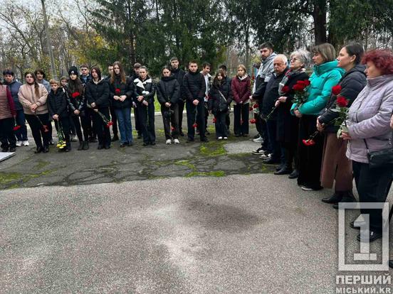 Тепер вони небесні янголи: у КГ №100 з'явилися меморіальні дошки Ігорю Сінчевському, Олександру Черкащенку, Ігорю Стрижиченку2