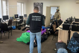 У Дніпрі викрили шахрайські кол-центри, що видавали себе за банкірів0