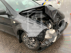 У Кривому Розі біля повороту на вулицю Дарвіна зіткнулися дві автівки1