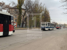 У Кривому Розі на вулиці Собороності автомобіль врізався в трамвай0