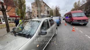У Кривому Розі не розминулися дві автівки на проспекті Центральному1