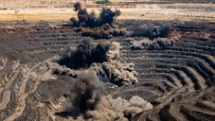 У Кривому Розі проведуть плановий вибух у кар’єрі: місто працює у штатному режимі0