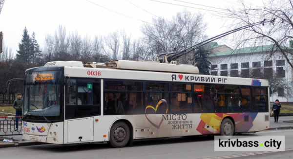 У Кривому Розі з 27 жовтня на тиждень тролейбуси змінять маршрути: кладуть асфальт у Покровському районі