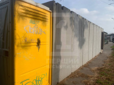 Укриття на вокзалі в жахливому стані: пропалені двері та підлога, всіяна недопалками0