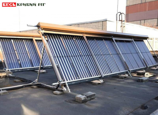 Геліосистема на даху дитсадочка в Кривому Розі