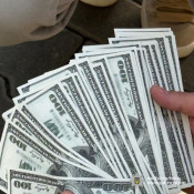 В Одесі затримали ділка з Дніпропетровщини: за п'ять з половиною тисяч доларів обіцяв зробити агентом СБУ, щоб не потрапити на фронт1