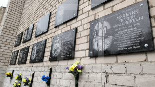 Вандалізм на Сонячному: у Кривому Розі понівечили меморіальні дошки загиблим Героям1