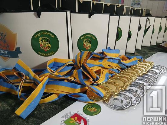 Віддали шану тим, хто був сильним не лише в рингу, а й у боях за Україну: у Кривому Розі минув Кубок ГО «Вікінг» з боксу2