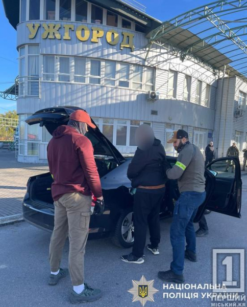 Виманювали гроші у громадян ЄС: до Чехії екстрадували учасника злочинної організації, яку очолював мешканець Дніпропетровщини2