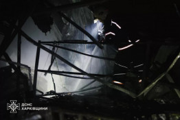 Вночі росіяни вдарили по Харківщині: в Чугуєві горіли пошта, СТО та навчальний заклад1