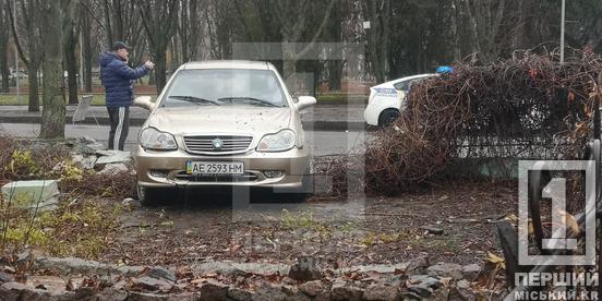 Водій міг сплутати педалі: у Кривому Розі не розминулися дві Geely3