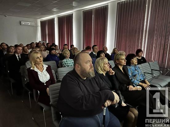 Вони дарують натхнення, тепло і віру: у Кривому Розі нагородили працівників культури і майстрів народного мистецтва5