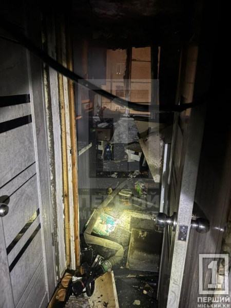 Євроремонт затьмарила чорна кіптява: у Покровському районі Кривого Рогу горіла квартира1