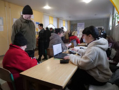 З 10 листопада у Кривому Розі стартувала шоста «хвиля» видачі безкоштовних продуктових наборів - одна з наймасштабніших у цьому році1