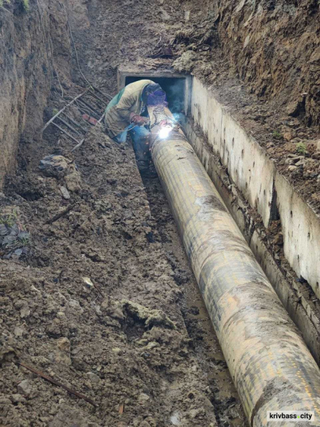 Запуск тепла у будинки триває: у Криворізькій теплоцентралі усунули понад сотню пошкоджень тепломереж1