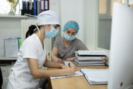 Діти, які на лікарняних ліжках опинилися через російську агресію8