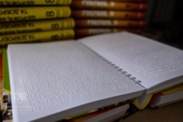 Дніпропетровщина отримала майже 2700 підручників для дітей з особливими освітніми потребами0