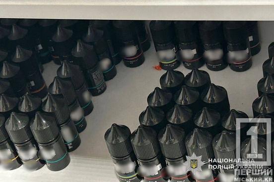 Електронки, «жижа» та пачка готівки: у Кривому Розі вилучили безакцизки на майже мільйон гривень3