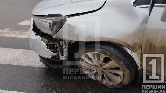 Гучний удар налякав усіх навкруги: на проспекті Миру у Кривому Розі не розминулися Buick та Kia3