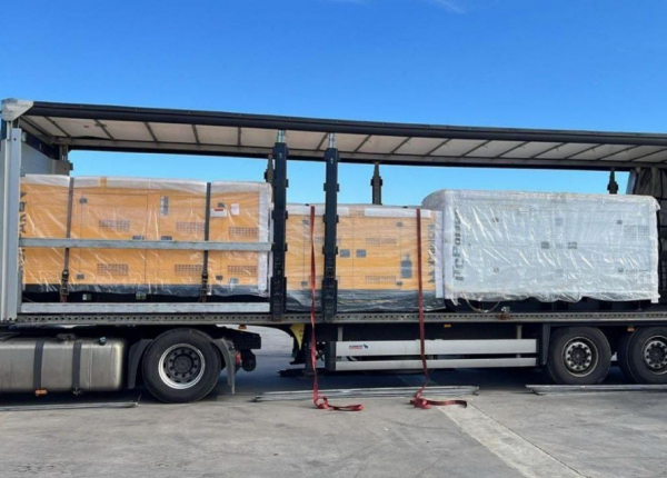 Гуманітарна допомога: громади Криворіжжя отримають потужні генератори та баки для води1