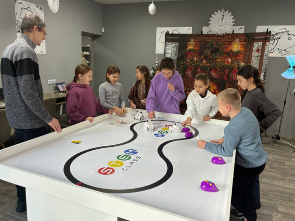 Інновації в освіті: у Кривому Розі запрацював унікальний центр з 3D-принтерами та VR3