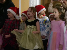 Кривий Ріг дарує дітям святкове диво: До новорічних та різдвяних свят понад 33 тисячІдітей Захисників та пільгових категорій отримають від міста солодкі подарунки та візьмуть участь у святкових програмах3