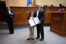 Кривий Ріг інвестує у «Завтра»: 200 найкращих представників молоді та обдарованих дітей отримали міські нагороди2