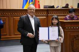 Кривий Ріг інвестує у «Завтра»: 200 найкращих представників молоді та обдарованих дітей отримали міські нагороди7