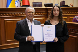 Кривий Ріг інвестує у «Завтра»: 200 найкращих представників молоді та обдарованих дітей отримали міські нагороди6