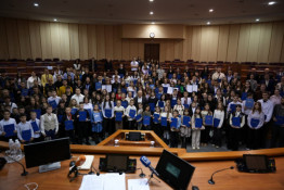 Кривий Ріг інвестує у «Завтра»: 200 найкращих представників молоді та обдарованих дітей отримали міські нагороди1