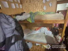 На Дніпропетровщині у незаконних так званих «реабілітаційних центрах» утримували в неволі 300 людей під виглядом реабілітації від наркотичної і алкогольної залежності7