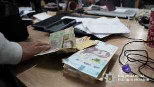 Нацполіція ліквідувала транснаціональну мережу шахрайських call-центрів: збитки — майже 50 млн грн5