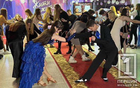 Натхнення, єдність, диво: у пк «Північний» пройшов благодійний бал-маскарад на підтримку українського захисника