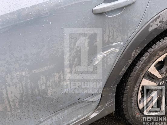 Не розминулися: біля зупинки «Перший Міський» зіткнулися Skoda і Renault3