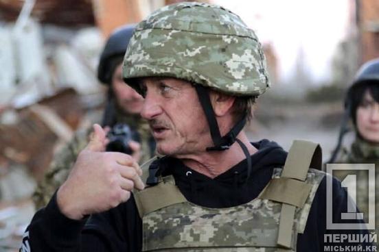 Не злякалися сирен та вибухів аби побачити правду на власні очі: хто зі світових зірок приїжджав до України з підтримкою у 2025-му8