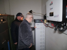 О. Вілкул: у Кривому Розі в дитсадку № 303 (Саксаганський район) розпочала роботу гібридна сонячна електростанція2