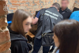 Проректор криворізького вишу організував схему хабарів за іспити з державної мови2