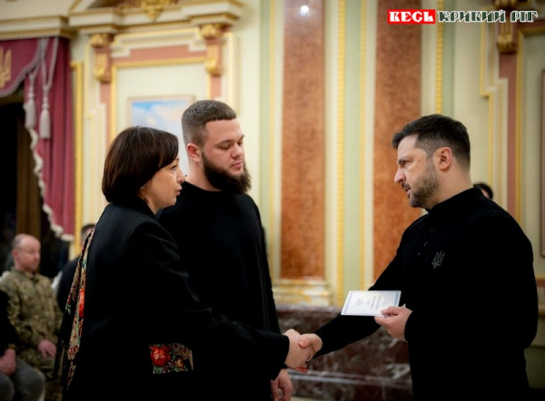 Президент вручив Сертифікат на житло родині Героя з Кривого Рогу &ndash; Сергія Кандиби