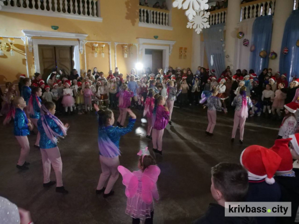 Свято для малечі: у Кривому Розі стартували новорічні програми4