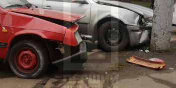 У Кривому Розі на Свято-Миколаївській не поступилися дорогою дві автівки: постраждали двоє людей0