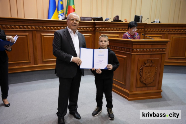 У Кривому Розі нагородили талановиту молодь: кого відзначили у 2025 році2