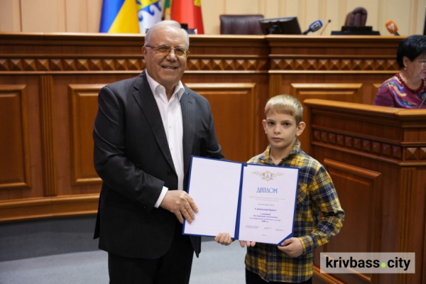 У Кривому Розі нагородили талановиту молодь: кого відзначили у 2025 році7