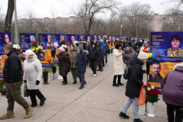 У Кривому Розі сьогодні відкрили вже шосту Алею Слави полеглим захисникам1