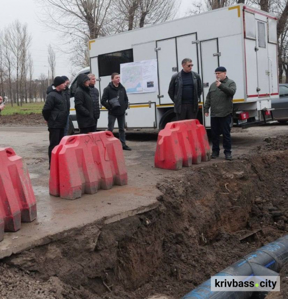 У Кривому Розі замінили трубу, через яку Інгулецький район міг залишитися без тепла взимку2