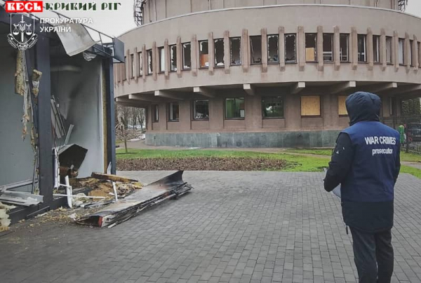 Будівля мерії Кривого Рогу (ВІЗА, ДРІМ) після нічного удару шахедами