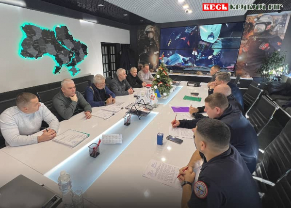 Нарада на гірничому підприємстві з гірничорятувальниками