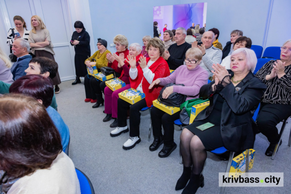 В єдиному ритмі допомоги: у Кривому Розі пенсіонерів-волонтерів Метінвесту відзначили за активність7