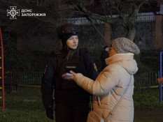 Вночі ворог поцілив безпілотником по багатоповерхівці у Запоріжжі, загорілися квартири, постраждали троє людей5